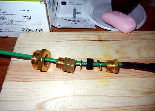 Зимняя защита для водопровода: саморегулирующий греющий кабель