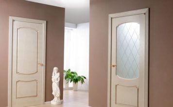 Белые межкомнатные двери в интерьере квартиры или дома