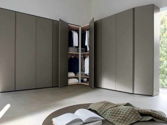 Как выбрать угловой шкаф в спальню: лучшие рекомендации по обустройству гардеробной