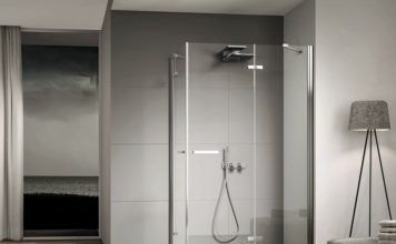 Разграничиваем пространство, не уменьшая его: как правильно использовать стеклянные перегородки для душа в планировке ванных комнат