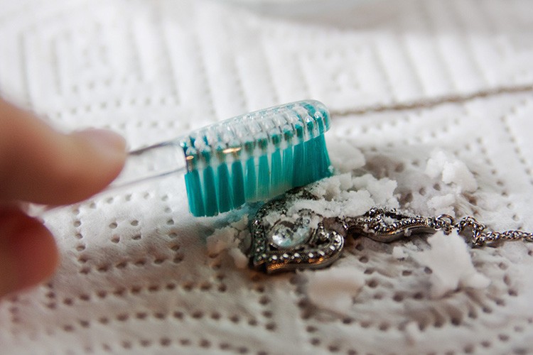 Зубной порошок не позволит повредить эмаль в процессе чистки