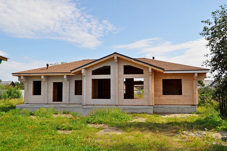 👷 Тёплое, доступное и комфортное жильё: строим одноэтажный дом из бруса