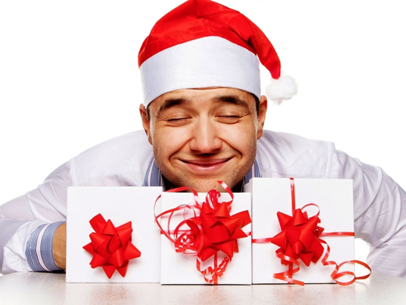 Технологичные подарки на Новый год: полезные и милые вещицы