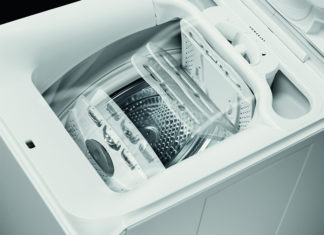 Места мало, а стирать надо: стиральная машина с вертикальной загрузкой поможет справиться с задачей