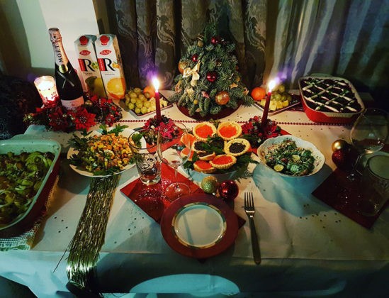 🍽 Украшение новогоднего стола: простые секреты, которые сделают праздник неповторимым