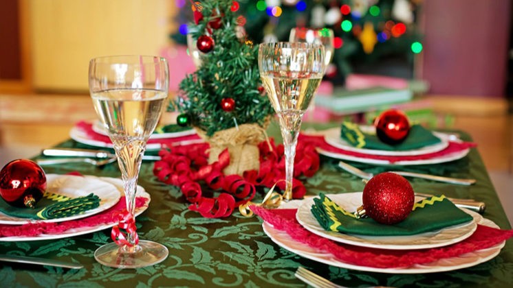  Украшение новогоднего стола: простые секреты, которые сделают праздник неповторимым
