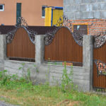 Забор из металлопрофиля: простое решение для безопасности дома и дачи