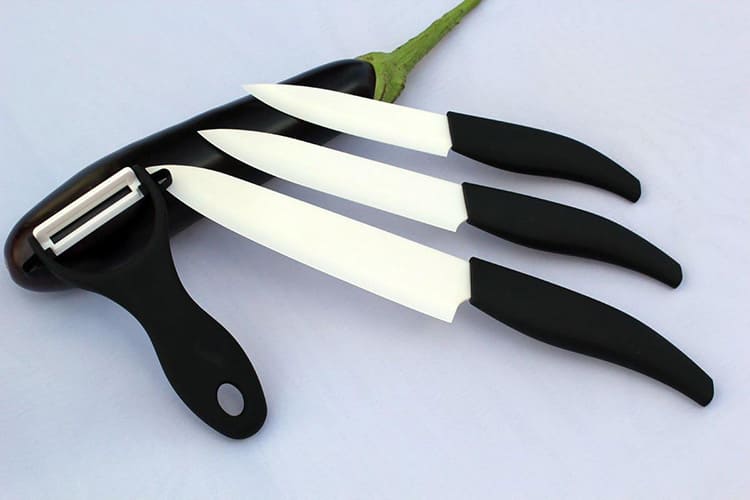 Перфорированные керамические ножи требуют особенного внимания во время заточки, так как велик риск повреждения поверхности