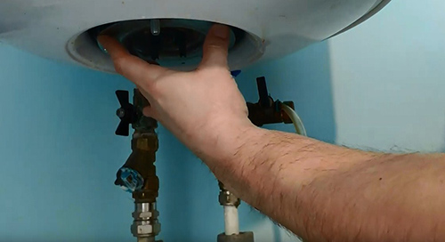 Как слить воду с водонагревателя без лишних хлопот