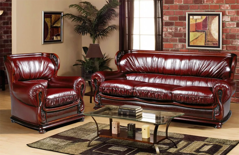 Кожаные диваны – это дорогое удовольствие, но они отлично вписываются в любой классический интерьер